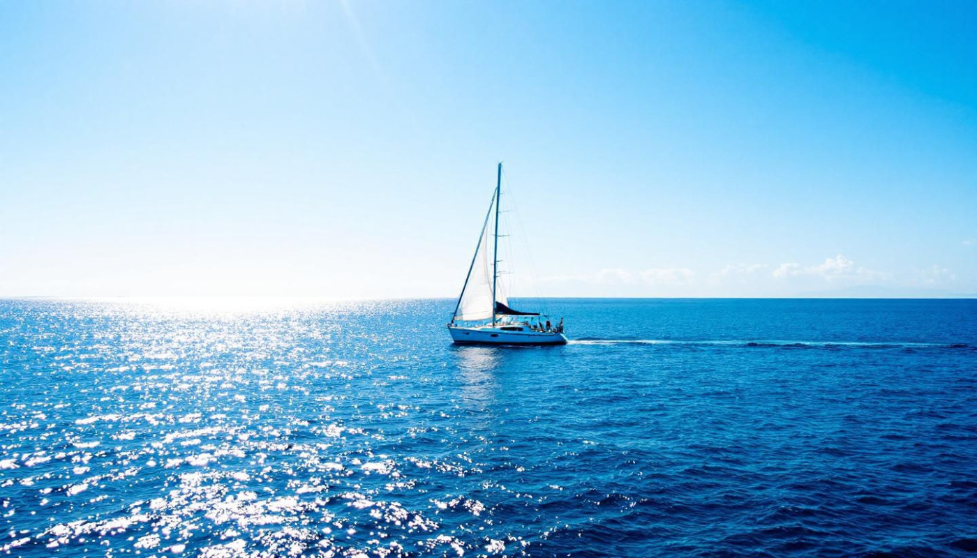 Wie wählt man das perfekte Segelboot für lange Seereisen?